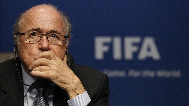 ¿En el fútbol siempre gana la FIFA?: Acusan a su directiva de duplicarse salarios en secreto