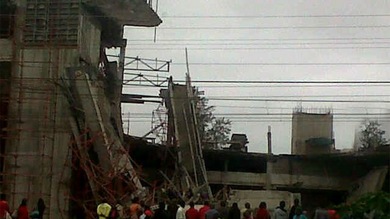 Sudáfrica: Al menos un muerto al derrumbarse el techo de un centro comercial