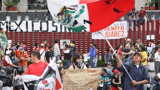 Miles de personas se manifiestan por un México sin PRI y sin Peña Nieto