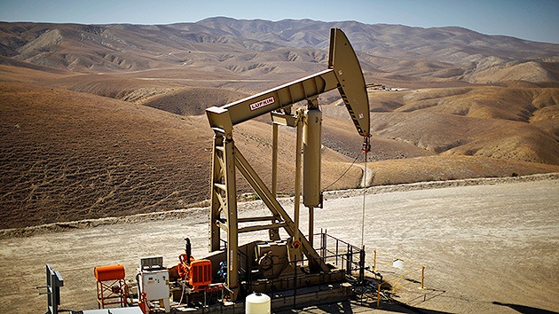 Millonario estadounidense: Las petroleras reducirán la extracción por los bajos precios