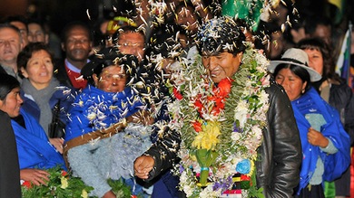 Cálido recibimiento a Evo Morales en Bolivia tras la 'encerrona aérea' de Europa