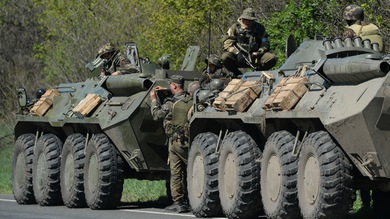 Las milicias del este de Ucrania destruyen un convoy militar ucraniano