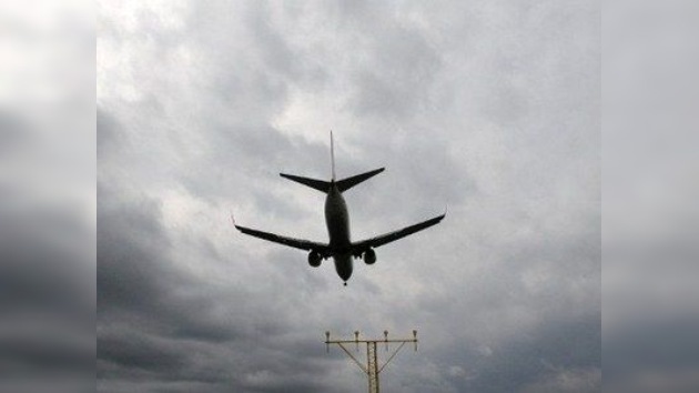 Avión ruso aterriza exitosamente de emergencia tras despresurización
