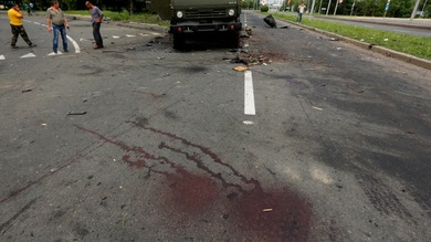 La vía de la muerte: civiles son brutalmente asesinados cerca del aeropuerto de Donetsk