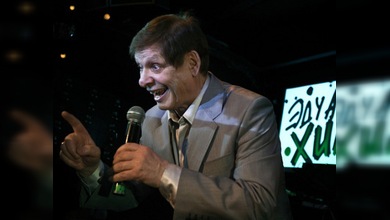 El 'señor Trololó' busca letra para su famoso tema