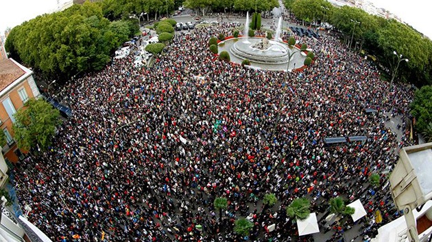 Fotos: Los manifestantes del 29S vuelven a cercar el Congreso en Madrid