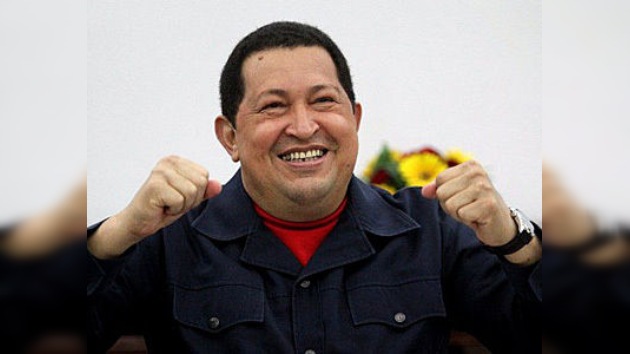 Chávez regresa a Venezuela y asegura sentirse bien