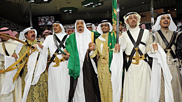 Un príncipe saudí abandona la familia real y se une a la oposición