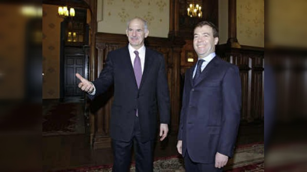 Medvédev espera nuevo impulso al desarrollo de las relaciones con Grecia