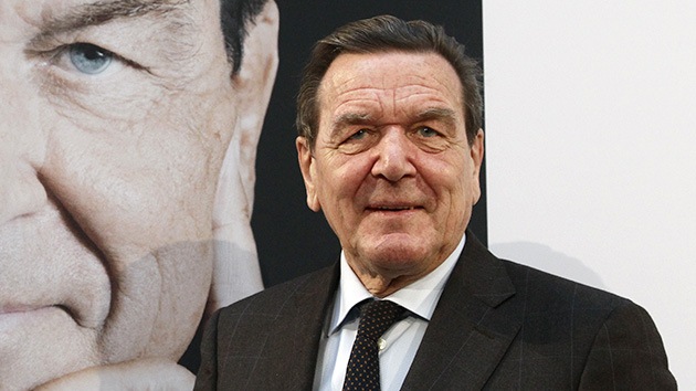 Schröder: La política de la UE de "o nosotros o Rusia" desencadenó la crisis en Ucrania
