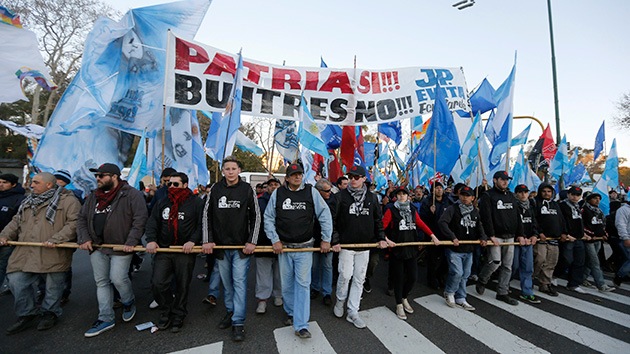 ¿Quién mueve los hilos de los 'fondos buitre' de Argentina?