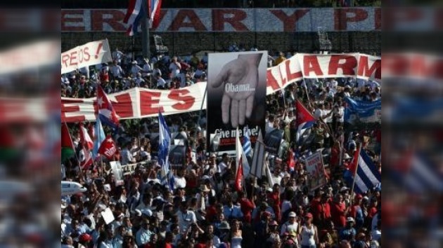 En Cuba empleados públicos y trabajadores a cuenta propia celebran juntos el 1 de Mayo