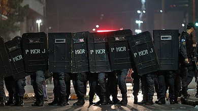 España aumenta el presupuesto de la Policía para combatir las protestas