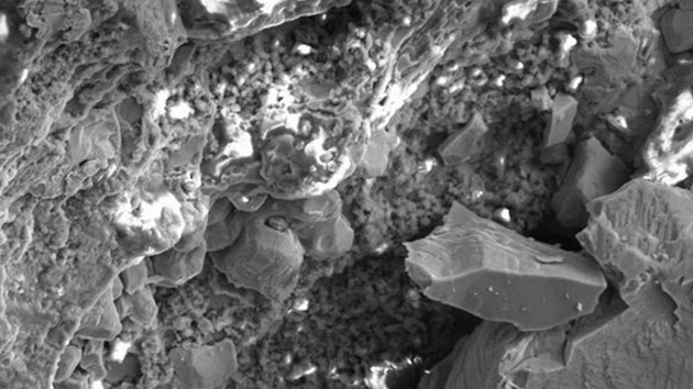 El meteorito de Cheliábinsk desvela sus secretos bajo el microscopio