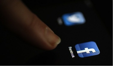 Publicación de una adolescente en Facebook le cuesta a su padre 80.000 dólares