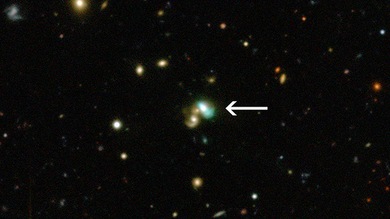 Una 'judía verde' en el firmamento: captan una galaxia que brilla en toda su extensión