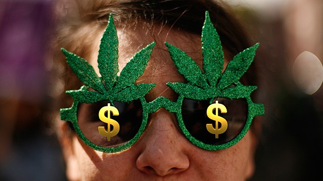 EE.UU.: Permiten al negocio de la marihuana abrir cuentas y hacer operaciones bancarias