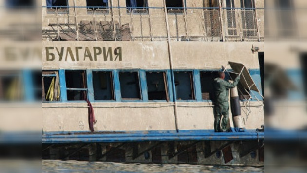 Recuperan todos los cuerpos de barco turístico que naufragó en el Volga