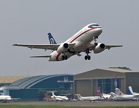 El Superjet 100 desaparece de los radares en una demostración aérea
