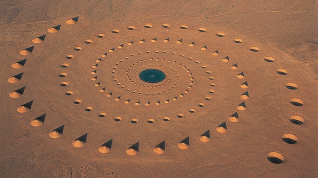 Fotos: ¿Qué es esta extraña espiral en medio del desierto?