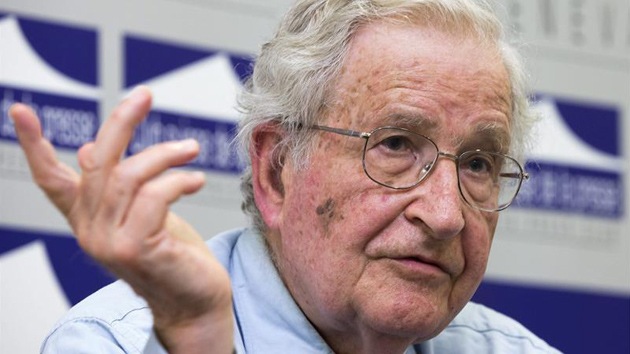 Chomsky: "La política de EE.UU. está diseñada para que aumente el terror"