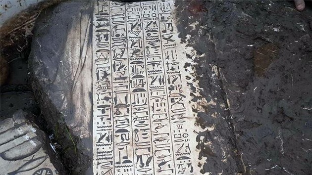Descubren un antiguo templo egipcio durante una excavación ilegal