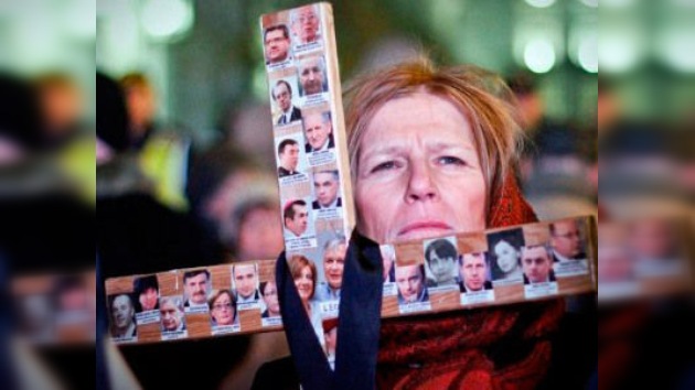 Despiden a 13 oficiales polacos por la catástrofe del avión presidencial en Rusia