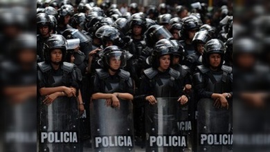 Chávez anuncia una inversión de 532 millones de euros en la nueva policía