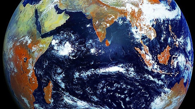 Estudiante publica impresionante video de alta definición de la Tierra desde el espacio