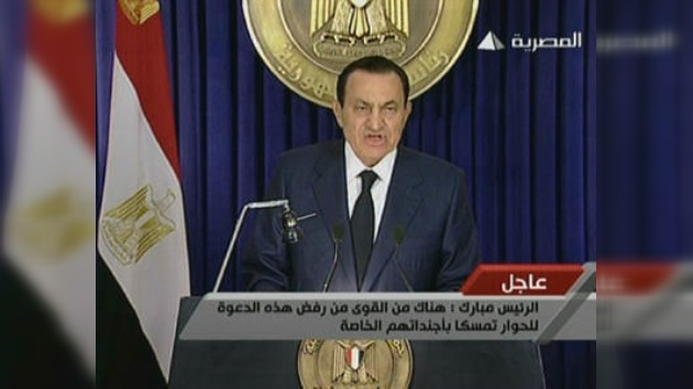 Hosni Mubarak no dimite, pero dice que es su último mandato