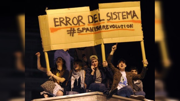 Jóvenes españoles afrontan su tercer día de protestas pidiendo reformas