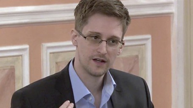 Snowden califica de "absurdas" las acusaciones de que es un espía ruso