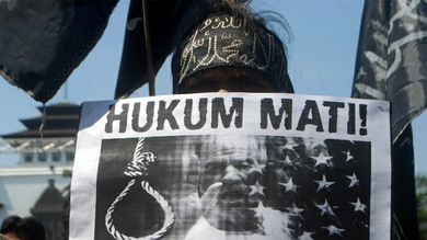 El director de la película que encendió la ira musulmana dice que "el islam es un cáncer"