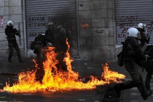 Grecia, sumida en el caos por las batallas callejeras