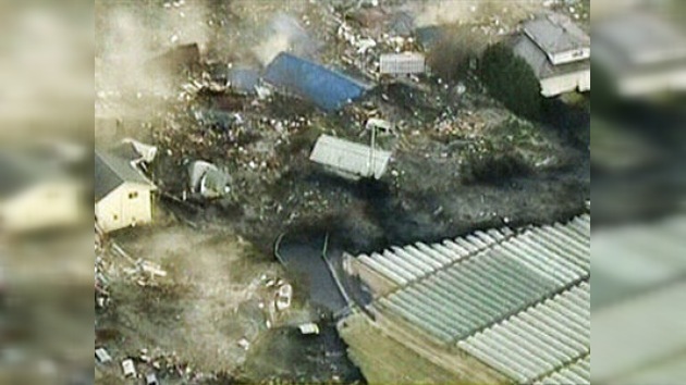 Aparecen nuevos videos impactantes del tsunami en Japón