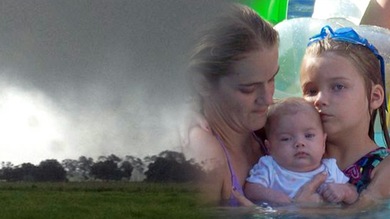 Una niña sobrevive en los brazos de su madre que murió por la tormenta tropical 'Debby'