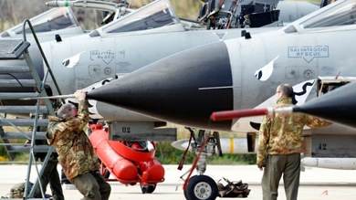 EE.UU. planea armar a sus aliados europeos con bombas nucleares