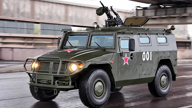 Los vehículos blindados rusos Tigr aprenderán a lanzarse en paracaídas