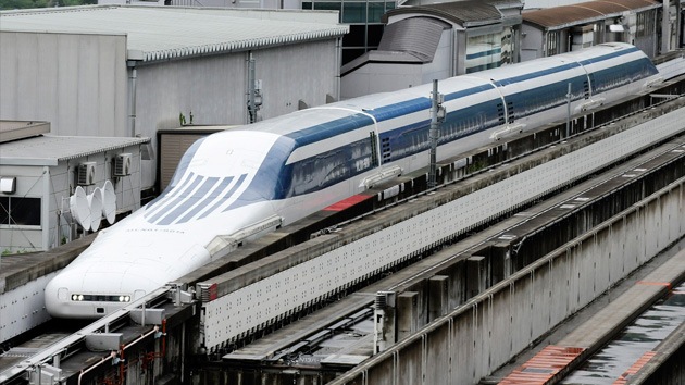 Japón exhibe su tren de levitación magnética