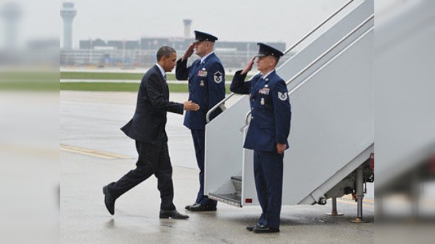 Barack Obama visita Alabama, azotada por la oleada de tornados