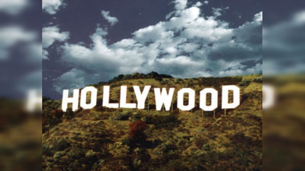 El 'padre de Playboy' salva el famoso letrero de Hollywood