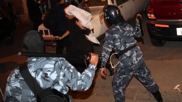 Fotos: la policía de Kuwait dispersa a los manifestantes con gas lacrimógeno
