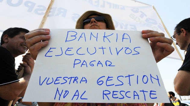 España: La ola de despidos salpica a la banca