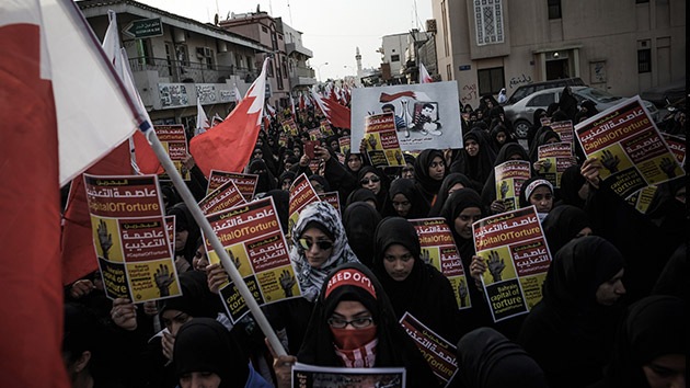 Miles de bahreiníes protestan contra las torturas en las cárceles