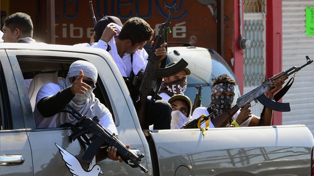 México: Violentos enfrentamientos entre grupos de autodefensas y 'narcos'
