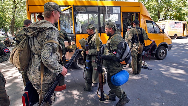 Ucrania: Las autodefensas se retiran de la ciudad de Kramatorsk