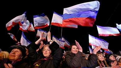 Video: Crimea festeja la celebración del referendo sobre estatus