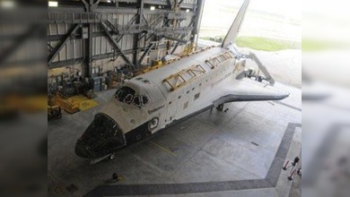 Neil Armstrong considera “lamentable” el fin de la era de los transbordadores