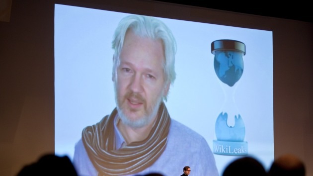 Assange: "La NSA pronto tendrá la capacidad de espiar a todo el planeta"