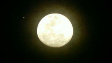 Espectáculo celeste de regalo navideño: la Luna y Júpiter, juntos en el cielo